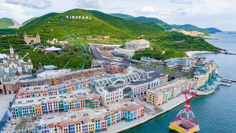 Thỏa thích mua sắm tại Vinpearl Harbour
