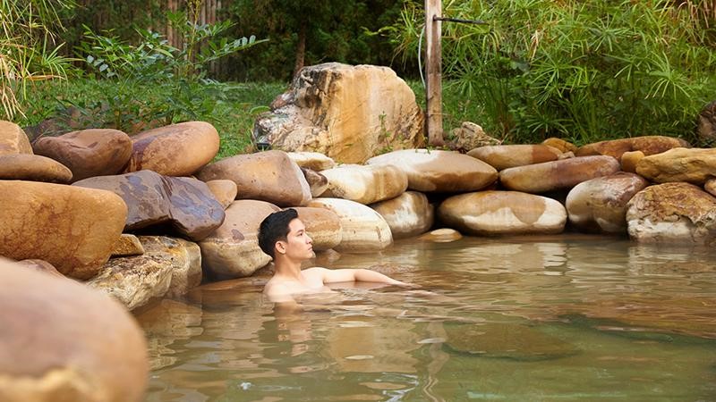 Thời gian lý tưởng để đi tắm suối khoáng nóng Alba Thanh Tân