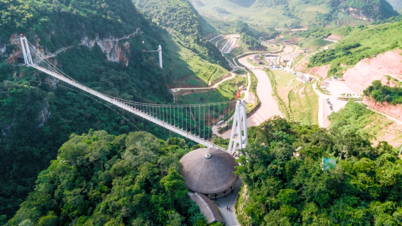 Ngắm nhìn thiên nhiên hùng vĩ của núi rừng Tây Bắc