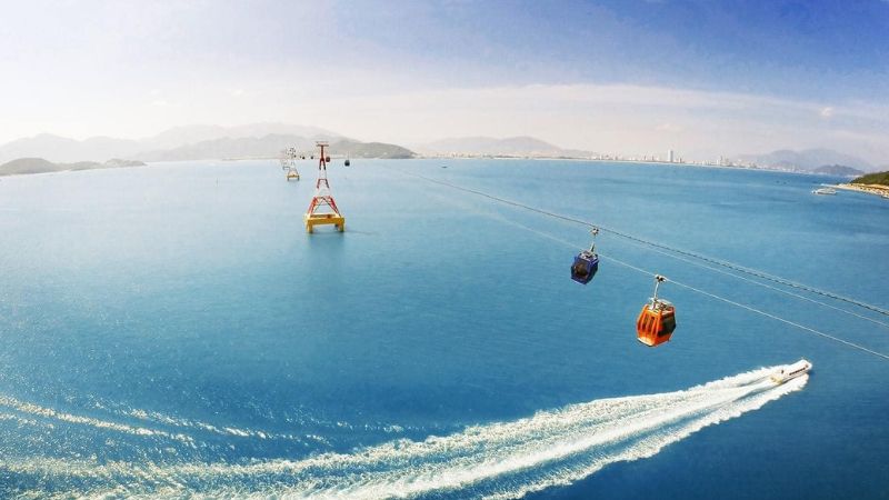 Trải nghiệm cáp treo vượt biển duy nhất của Bắc Trung Bộ khi vui chơi tại VinWonders Cửa Hội