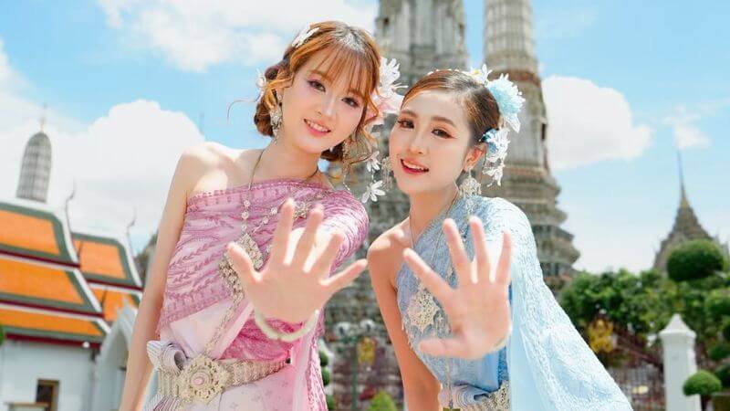 Trang phục truyền thống Thái Lan là quà tặng cực ý nghĩa