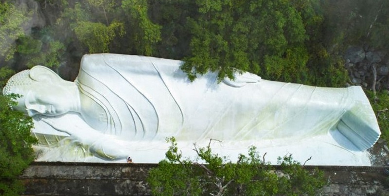 Tượng Phật Niết Bàn núi Tà Cú