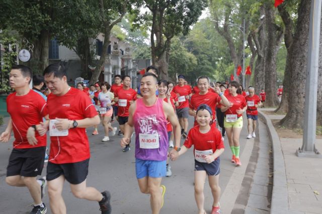VĐV tham gia giải chạy Viettel Marathon 2024