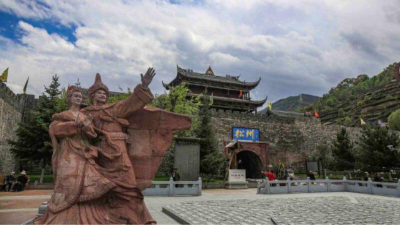 Vẻ đẹp tráng lệ của Thành Cổ Tùng Phan