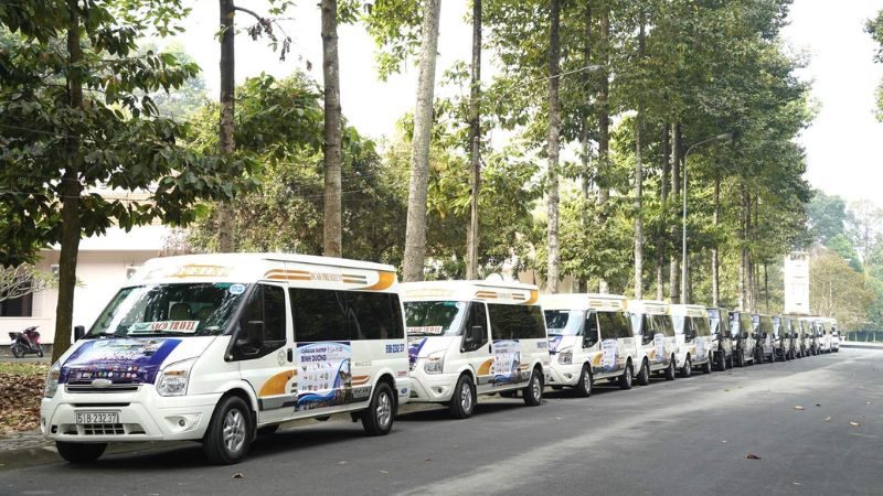 Xe limousine di chuyển từ TP.HCM đến Tây Ninh