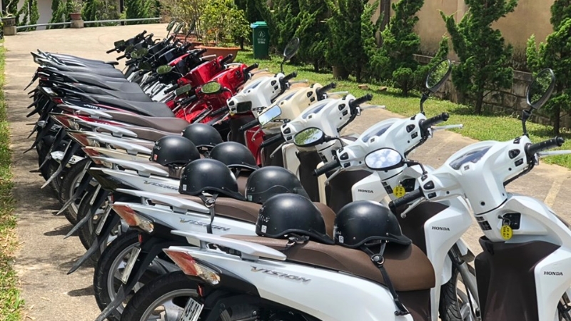 Xe máy - phương tiện di chuyển phổ biến tại Mộc Châu