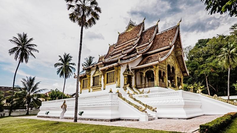 Chùa Wat Haw Pha Bang ở Luang Prabang
