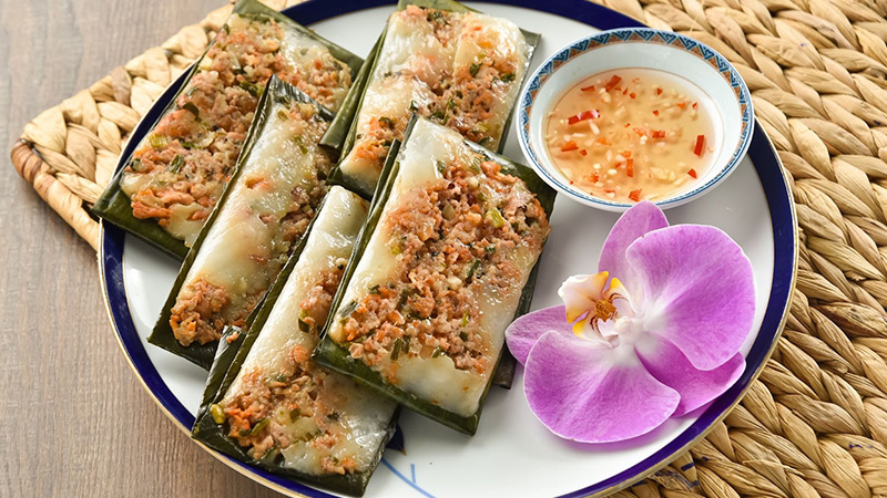 Tìm vé Sài Gòn Đà Nẵng đi ăn đặc sản bánh nậm