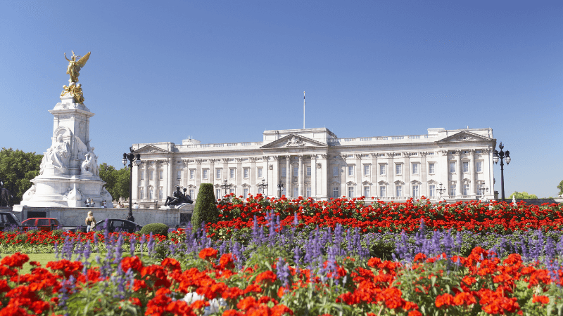 Cung điện Buckingham nguy nga