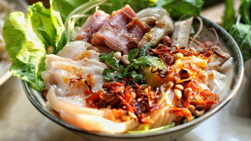 Mua vé Sài Gòn Đà Nẵng đi thưởng thức bún mắm nêm