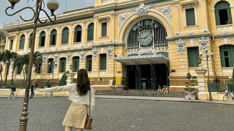 Bưu điện Sài Gòn cổ kính