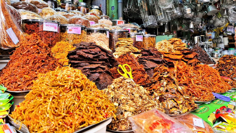 Mua vé Hà Nội Đà Nẵng mua sắm tại chợ Cồn