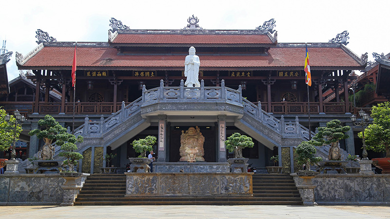 Chùa Sắc Tứ Khải Đoan cổ kính, linh thiêng