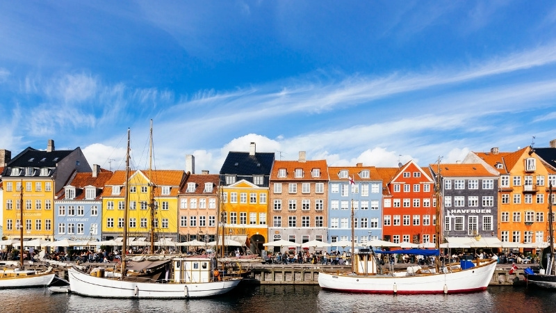 Bến cảng Nyhavn biểu tượng của Copenhagen