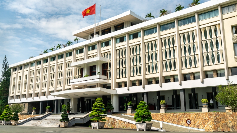 Đặt vé máy bay Buôn Ma Thuột Sài Gòn đi tham quan Dinh Độc Lập