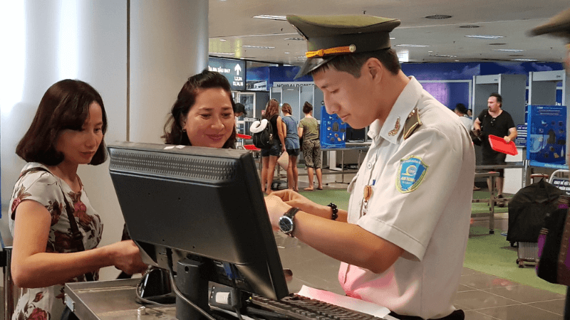 Hành khách bay từ Philippines về Việt Nam cần chuẩn bị đầy đủ giấy tờ theo quy định