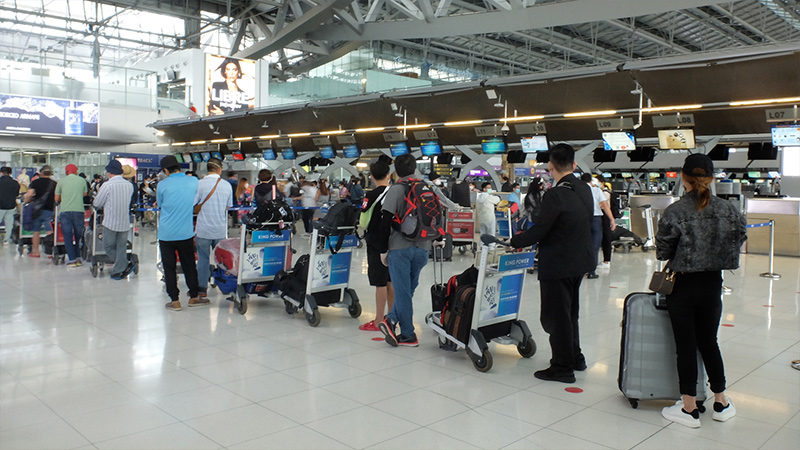 Hành khách bay từ Thái Lan về Việt Nam cần chuẩn bị giấy tờ nhập cảnh theo quy định