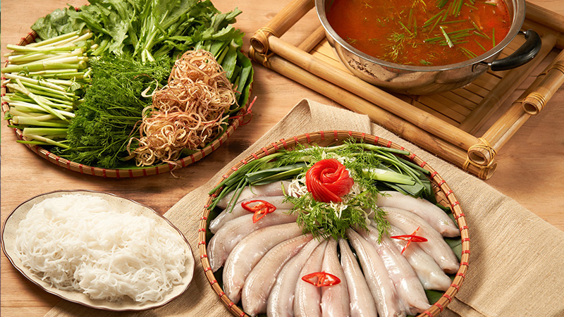 Mua vé đi Đồng Hới từ Hà Nội thưởng thức lẩu cá khoai