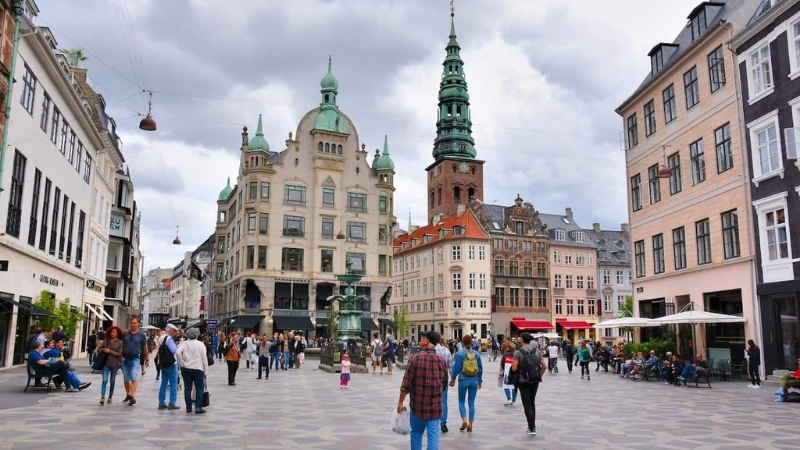 Stroget - quảng trường mua sắm sầm uất ở Đan Mạch