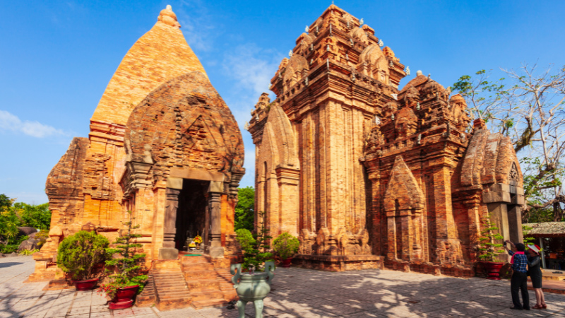 Mua vé máy bay Hà Nội - Nha Trang check in Tháp Bà Ponagar
