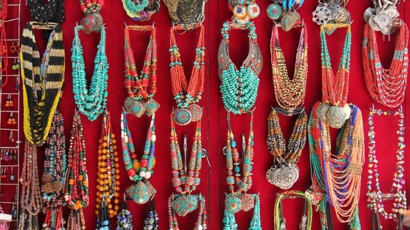 du lịch nepal mua trang sức làm quà
