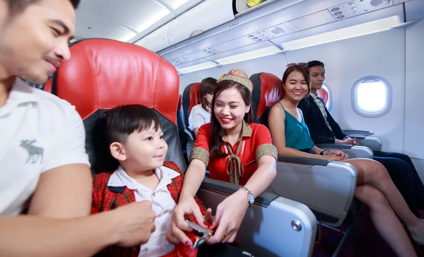 Đi máy bay nội địa cùng trẻ em hành khách cần tìm hiểu quy định