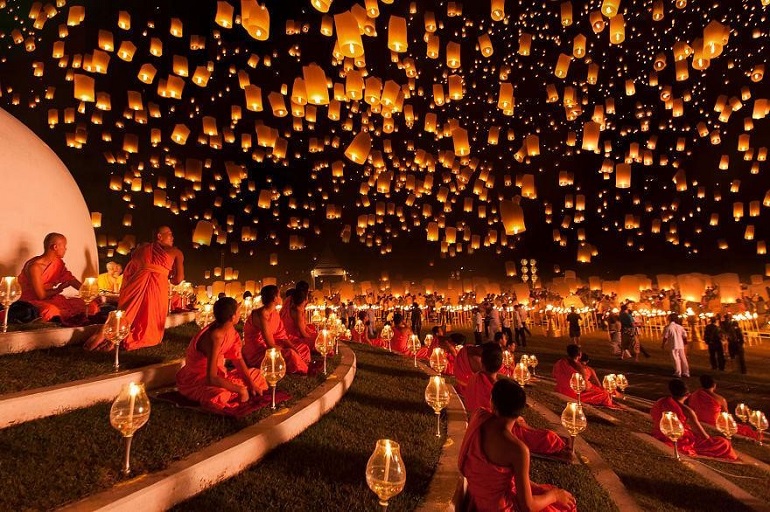 Lễ hội thả đèn trời ở Chiang Mai