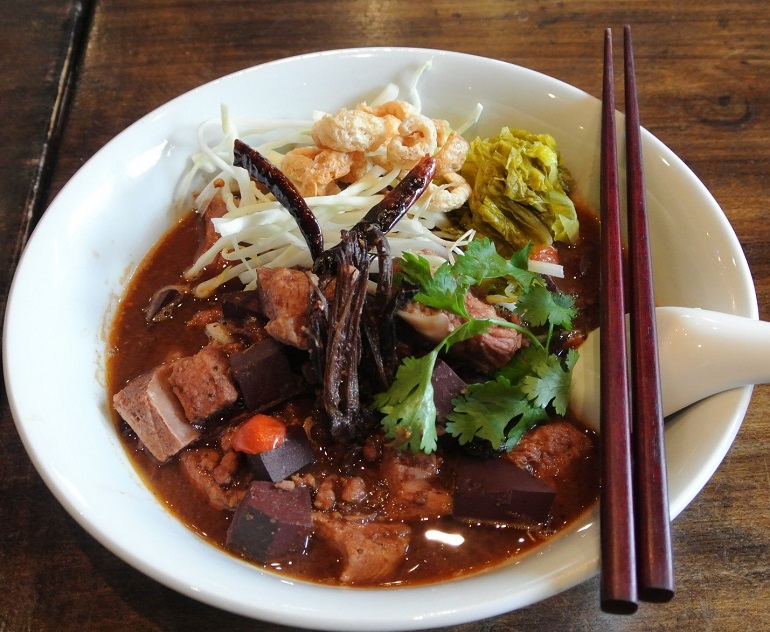 Bún Khanom Jen Nam Ngaio