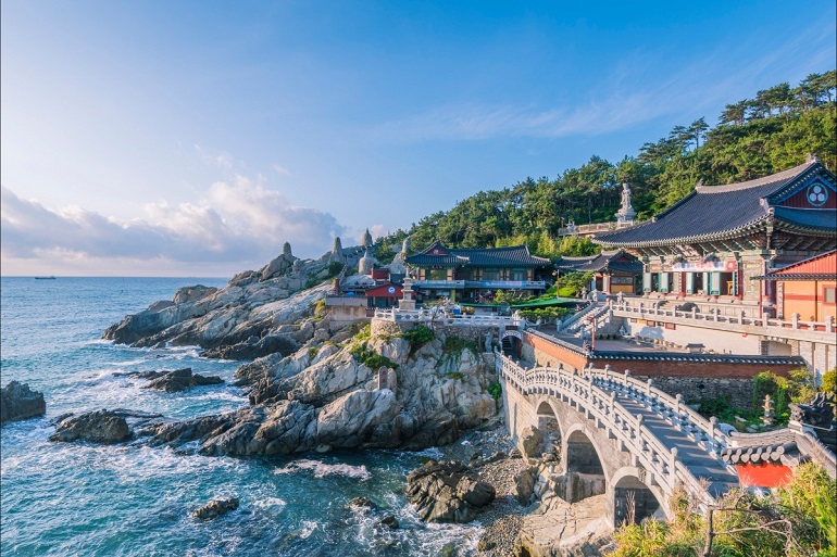 Du lịch Busan Hàn Quốc (chùa Haedong Yonggungsa)