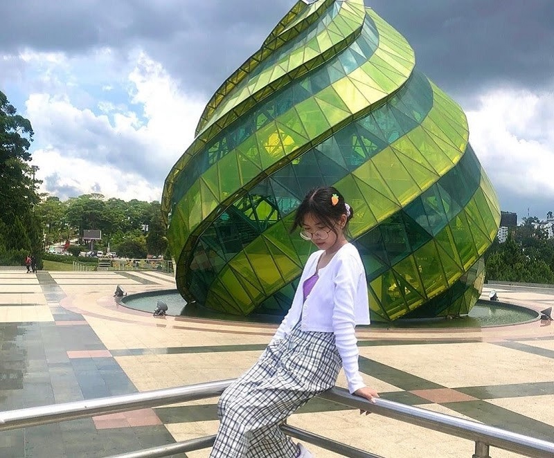 Đặt vé máy bay giá rẻ đi Đà Lạt check in ở quảng trường lâm viên