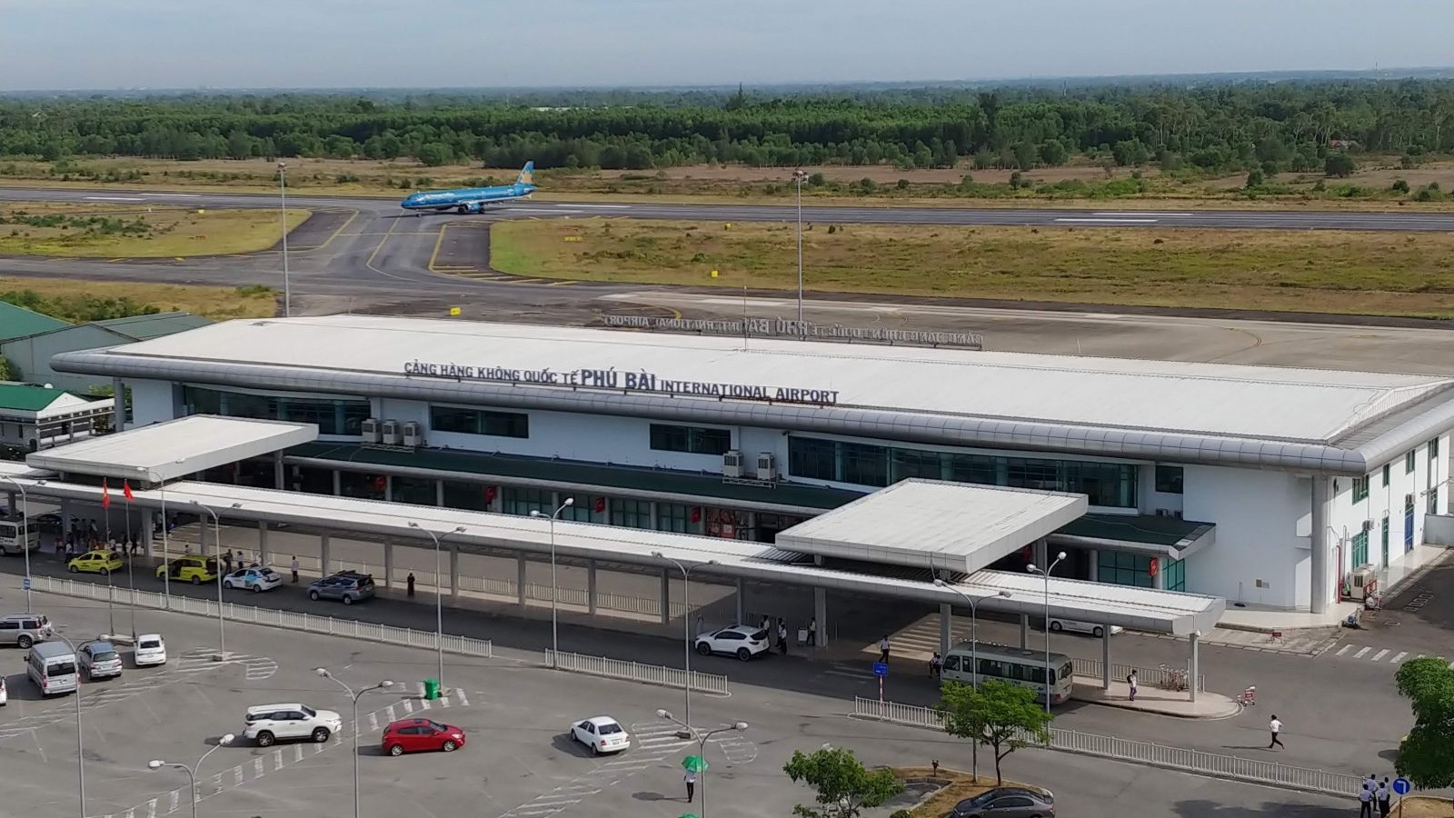 Vé máy bay Hà Nội đến sân bay Phú Bài (Huế)