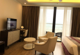 Không gian phòng khách sạn 5* Vinpearl Beachfront Nha Trang