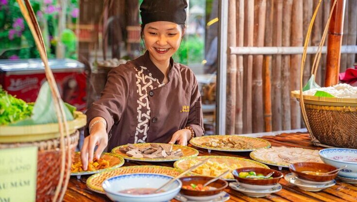 Thưởng thức Buffet Gánh tại Đảo Ký ức Hội An