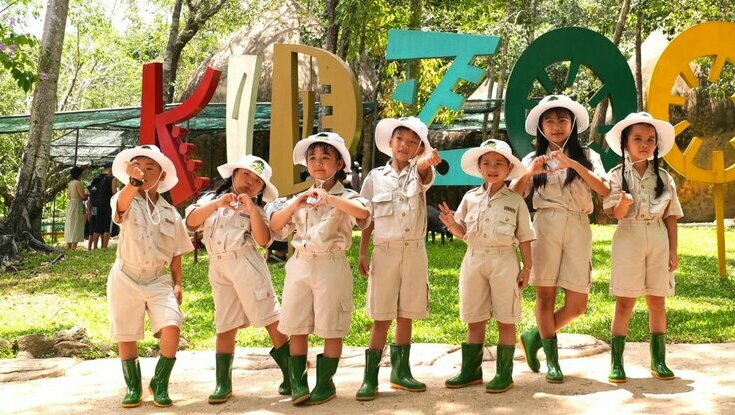 Chương trình chăm sóc động vật cho các bé – Junior Zoo Keeper tại Vườn thú Safari Phú Quốc