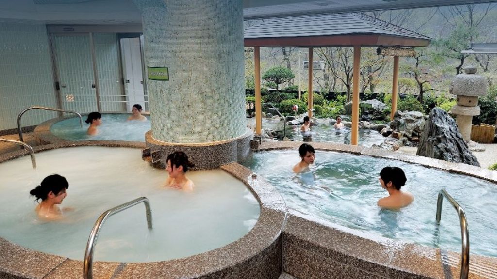 Tắm khoáng nóng Onsen