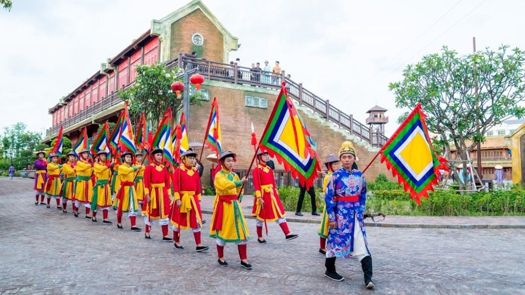 Lễ sắc phong ấn tứ vinh quy