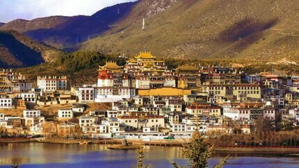 Du Lịch Trung Quốc Dịp 30 Tháng 4: Hà Nội - Cát Bi - Lệ Giang - Shangrila 5N4Đ (Bay Lucky Airlines)