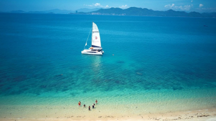 Du thuyền Vega Yacht 1 Ngày