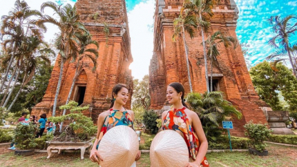 Quy Nhơn City Tour: Ghềnh Ráng - Tiên Sa - Bãi Tắm Hoàng Hậu - Mộ Hàn Mặc Tử