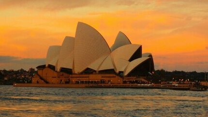 Tour Bí Ẩn Dưới Cánh Buồm Sydney - Trải Nghiệm 1 Giờ