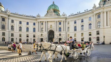 Tour Đông Âu 8N7Đ: Đức - Áo - Hungary - Slovakia - Séc