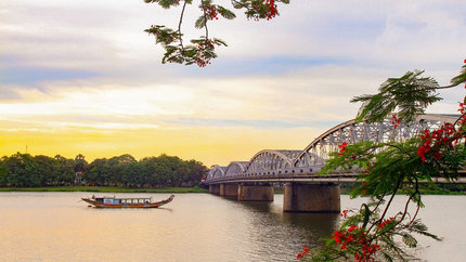 Tour hội nghị kết hợp nghỉ dưỡng: Đà Nẵng - Bạch Mã - Huế 3N2Đ
