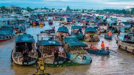Trải nghiệm du lịch tại Chợ nổi Cái Răng