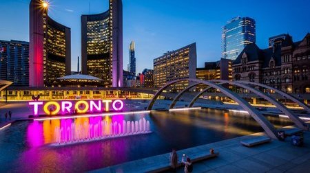 Quảng trường Toronto về đêm