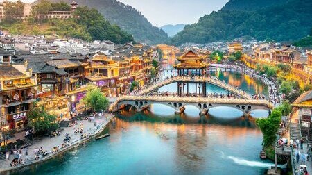 Toàn cảnh Lầu Hồng Kiều nhìn từ trên cao