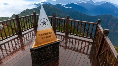 Chinh phục nóc nhà Đông Dương