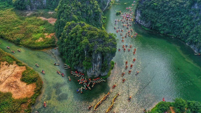 Khung cảnh thiên nhiên hùng vĩ tại Ninh Bình