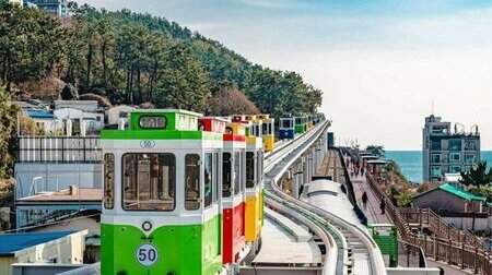 Trải nghiệm đi tàu điện ven biển bãi biển Haeundae