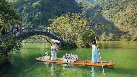 Du lịch Cao Bằng - Trung Quốc tết 2025