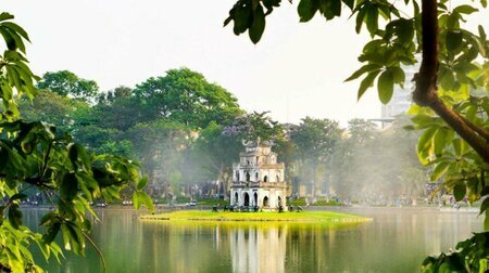 Hồ Gươm  - Trái tim xanh giữa lòng phố cổ